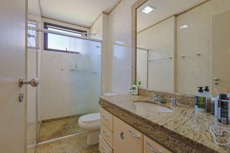 Apartamento à venda com 220m², 4 quartos e 3 vagasBanheiro