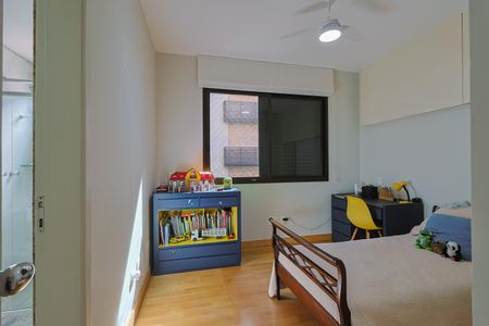 Apartamento à venda com 220m², 4 quartos e 3 vagasSuíte 2