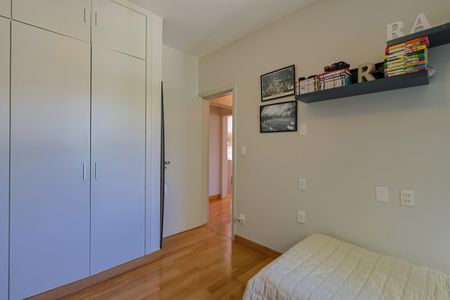Apartamento à venda com 220m², 4 quartos e 3 vagasQuarto 