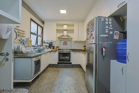 Apartamento à venda com 220m², 4 quartos e 3 vagasCozinha