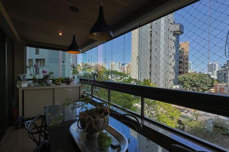 Apartamento à venda com 220m², 4 quartos e 3 vagasVaranda da Sala