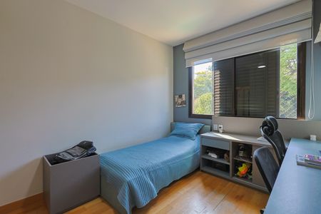 Apartamento à venda com 220m², 4 quartos e 3 vagasQuarto 2