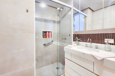 Apartamento à venda com 132m², 3 quartos e 1 vagaBanheiro da Suíte