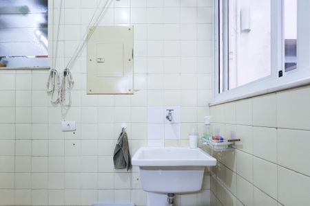 Apartamento à venda com 132m², 3 quartos e 1 vagaÁrea de Serviço