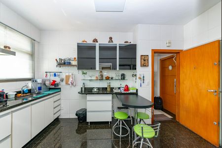 Apartamento à venda com 109m², 3 quartos e 3 vagasCozinha