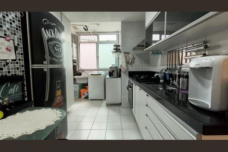 Apartamento à venda com 91m², 3 quartos e 2 vagas Apartamento à venda com 91m², 3 quartos e 2 vagasCozinha e Área de Serviço