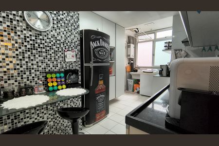 Apartamento à venda com 91m², 3 quartos e 2 vagas Apartamento à venda com 91m², 3 quartos e 2 vagasCozinha e Área de Serviço