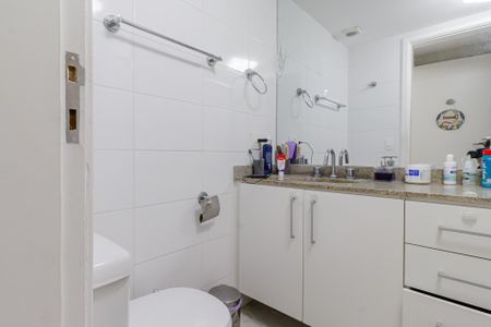 Apartamento à venda com 141m², 4 quartos e 2 vagasBanheiro Social