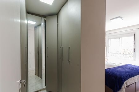 Apartamento à venda com 141m², 4 quartos e 2 vagasCloset da suíte 1