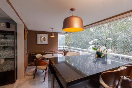 Apartamento à venda com 141m², 4 quartos e 2 vagasVaranda Gourmet