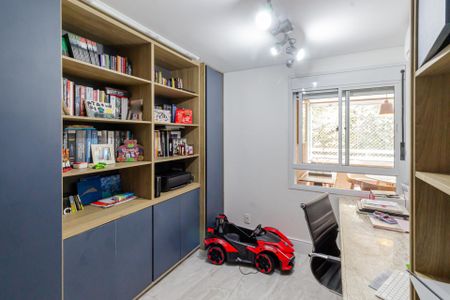 Apartamento à venda com 141m², 4 quartos e 2 vagasEscritório