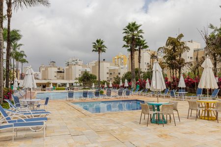 Apartamento à venda com 141m², 4 quartos e 2 vagasÁrea Comum - Piscina