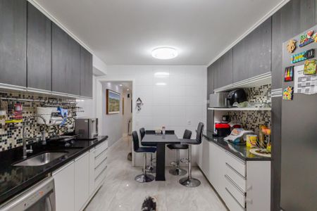 Apartamento à venda com 141m², 4 quartos e 2 vagasCozinha