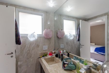 Apartamento à venda com 141m², 4 quartos e 2 vagasBanheiro da Suíte 1