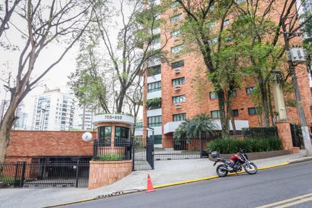 Apartamento à venda com 235m², 4 quartos e 4 vagas Apartamento à venda com 235m², 4 quartos e 4 vagasFachada do Prédio
