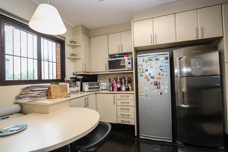 Apartamento à venda com 235m², 4 quartos e 4 vagas Apartamento à venda com 235m², 4 quartos e 4 vagasCopa