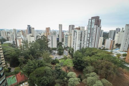 Apartamento à venda com 235m², 4 quartos e 4 vagas Apartamento à venda com 235m², 4 quartos e 4 vagasVista da Varanda