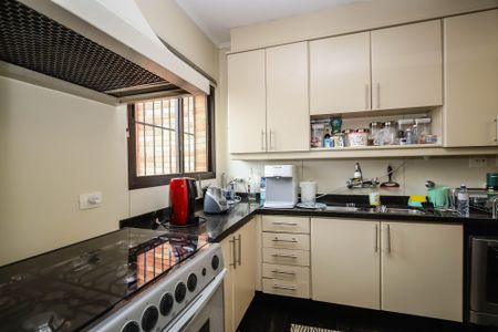 Apartamento à venda com 235m², 4 quartos e 4 vagas Apartamento à venda com 235m², 4 quartos e 4 vagasCozinha