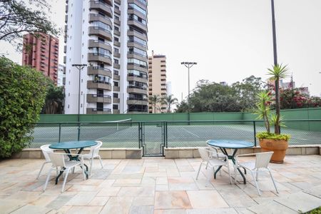 Apartamento à venda com 235m², 4 quartos e 4 vagas Apartamento à venda com 235m², 4 quartos e 4 vagasArea de Descanso