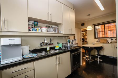 Apartamento à venda com 235m², 4 quartos e 4 vagas Apartamento à venda com 235m², 4 quartos e 4 vagasCozinha