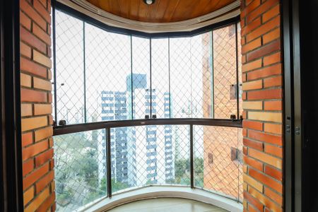 Apartamento à venda com 235m², 4 quartos e 4 vagas Apartamento à venda com 235m², 4 quartos e 4 vagasVaranda da Suite 2