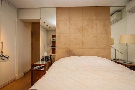 Apartamento à venda com 235m², 4 quartos e 4 vagas Apartamento à venda com 235m², 4 quartos e 4 vagasSuite 1