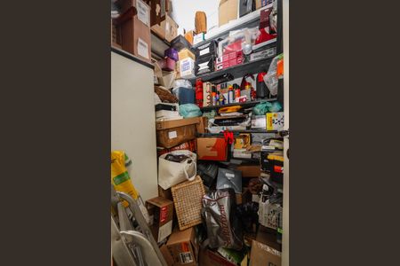 Apartamento à venda com 235m², 4 quartos e 4 vagas Apartamento à venda com 235m², 4 quartos e 4 vagasDespensa