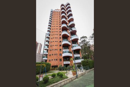 Apartamento à venda com 235m², 4 quartos e 4 vagas Apartamento à venda com 235m², 4 quartos e 4 vagasPrédio