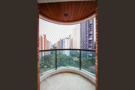 Apartamento à venda com 235m², 4 quartos e 4 vagas Apartamento à venda com 235m², 4 quartos e 4 vagasVaranda da Suite 3