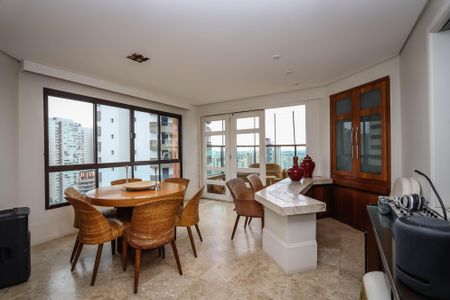 Apartamento à venda com 235m², 4 quartos e 4 vagas Apartamento à venda com 235m², 4 quartos e 4 vagasSala 3