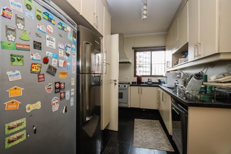 Apartamento à venda com 235m², 4 quartos e 4 vagas Apartamento à venda com 235m², 4 quartos e 4 vagasCozinha