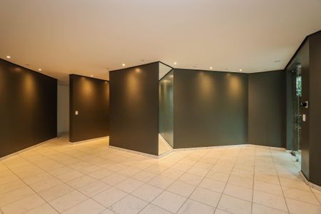 Apartamento à venda com 235m², 4 quartos e 4 vagas Apartamento à venda com 235m², 4 quartos e 4 vagasHall de Entrada