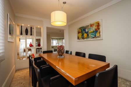 Apartamento à venda com 235m², 4 quartos e 4 vagas Apartamento à venda com 235m², 4 quartos e 4 vagasSala 3