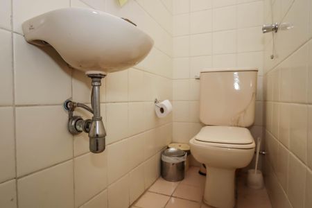 Apartamento à venda com 235m², 4 quartos e 4 vagas Apartamento à venda com 235m², 4 quartos e 4 vagasBanheiro de Serviço