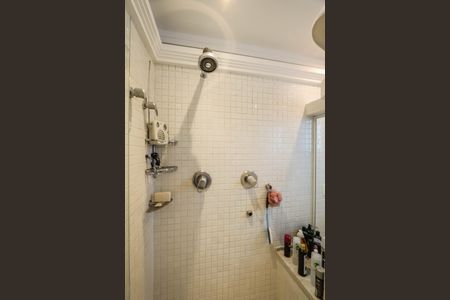 Apartamento à venda com 235m², 4 quartos e 4 vagas Apartamento à venda com 235m², 4 quartos e 4 vagasBanheiro da Suite 1