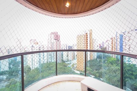 Apartamento à venda com 235m², 4 quartos e 4 vagas Apartamento à venda com 235m², 4 quartos e 4 vagasVaranda da Suite 1