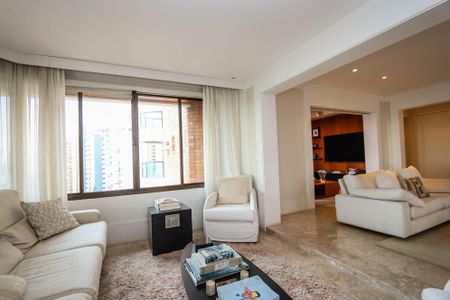 Apartamento à venda com 235m², 4 quartos e 4 vagas Apartamento à venda com 235m², 4 quartos e 4 vagasSala 2