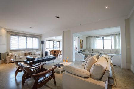 Sala 1 de apartamento à venda com 4 quartos, 235m² em Vila Suzana, São Paulo