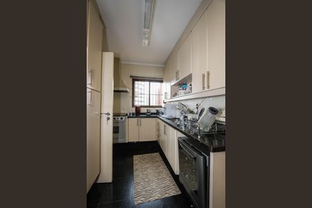 Apartamento à venda com 235m², 4 quartos e 4 vagas Apartamento à venda com 235m², 4 quartos e 4 vagasCozinha