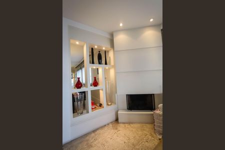 Apartamento à venda com 235m², 4 quartos e 4 vagas Apartamento à venda com 235m², 4 quartos e 4 vagasSala 1