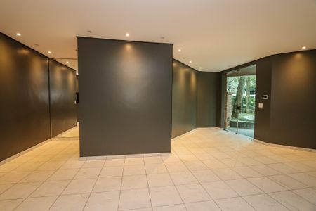 Apartamento à venda com 235m², 4 quartos e 4 vagas Apartamento à venda com 235m², 4 quartos e 4 vagasHall de Entrada