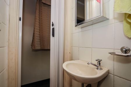 Apartamento à venda com 235m², 4 quartos e 4 vagas Apartamento à venda com 235m², 4 quartos e 4 vagasBanheiro de Serviço