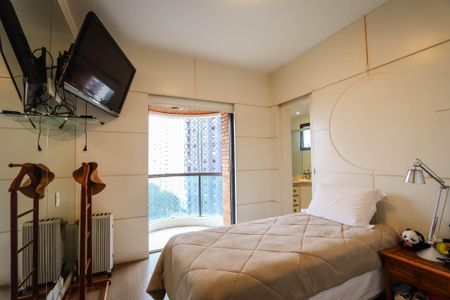 Apartamento à venda com 235m², 4 quartos e 4 vagas Apartamento à venda com 235m², 4 quartos e 4 vagasSuite 3