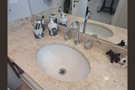 Apartamento à venda com 120m², 3 quartos e 2 vagasBanheiro Quarto 3