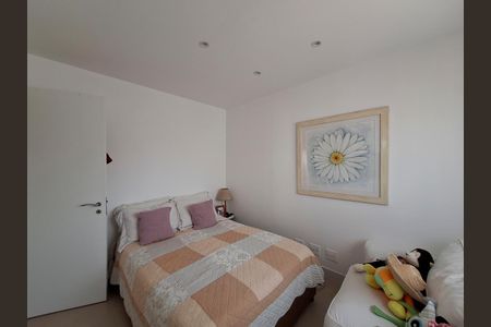 Apartamento à venda com 120m², 3 quartos e 2 vagasQuarto 2