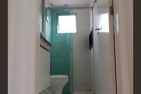 Banheiro  de apartamento à venda com 2 quartos, 45m² em Chácara Cotia, Contagem