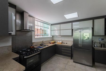 Casa à venda com 250m², 4 quartos e 3 vagasCozinha