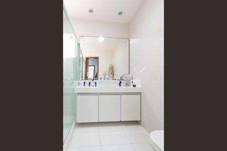 Casa à venda com 250m², 4 quartos e 3 vagasBanheiro Suíte 1