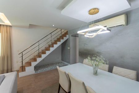 Casa à venda com 250m², 4 quartos e 3 vagasSala