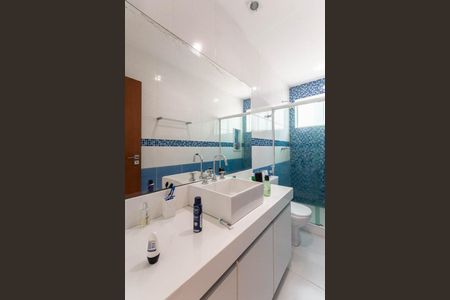 Casa à venda com 250m², 4 quartos e 3 vagasBanheiro Suíte 4